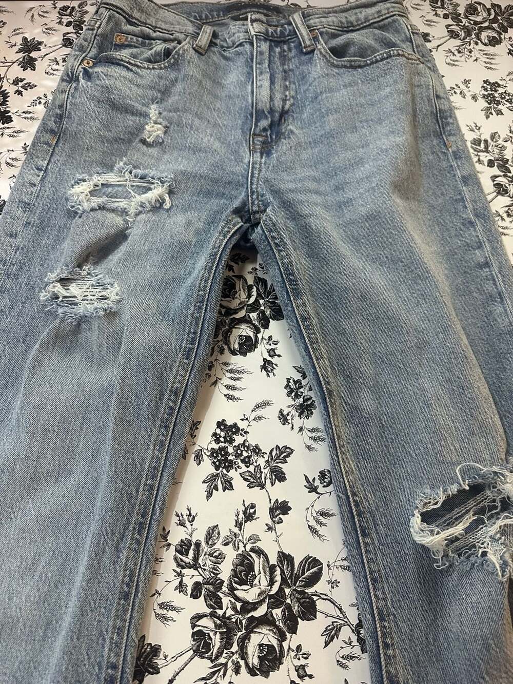 Aeropostale High-Rise Distressed Straight-Leg Jeans